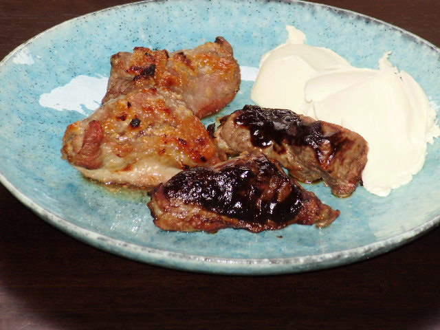 ラム肉味噌二種焼きクリームチーズ添え ラム肉味噌二種焼きクリームチーズ添え