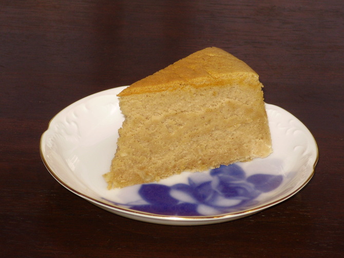 自家製 ヘーゼルナッツケーキ
